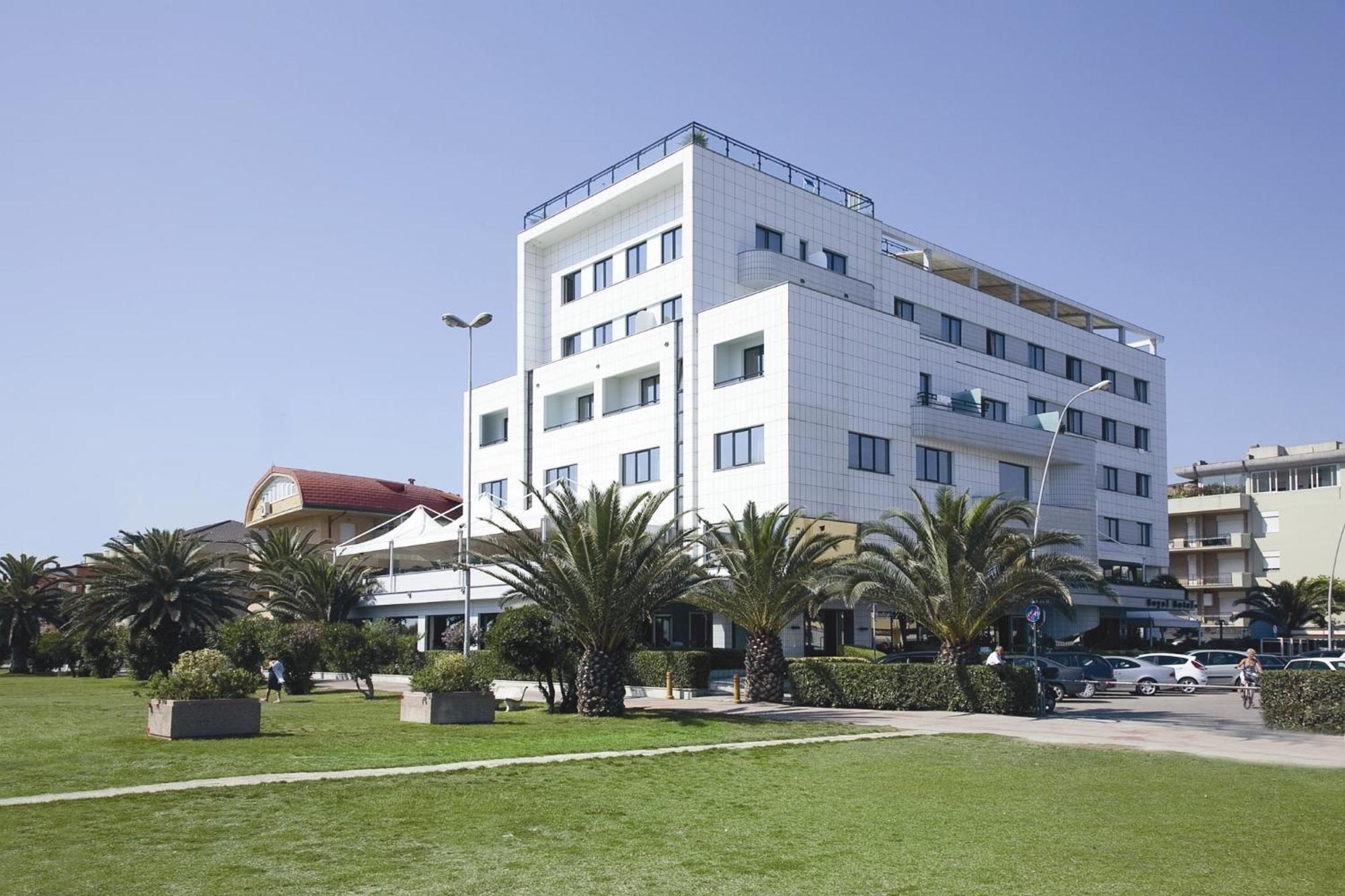 Hotel Royal Fermo Exterior photo