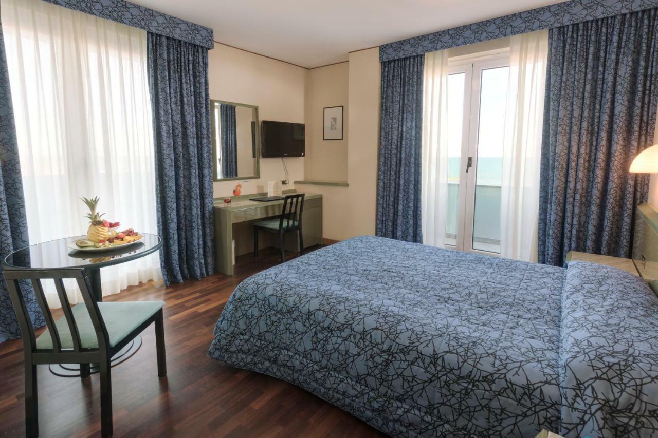 Hotel Royal Fermo Exterior photo