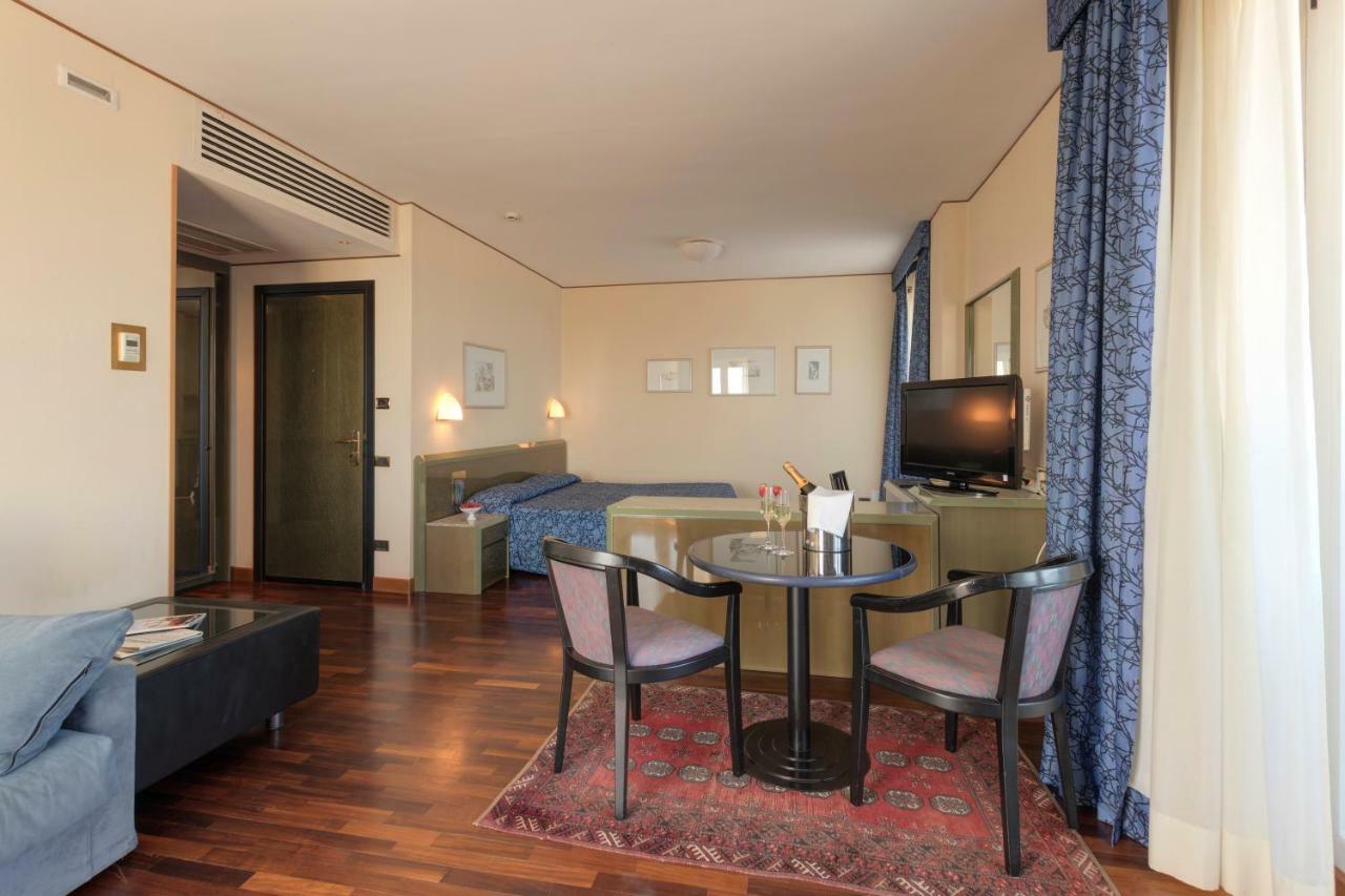 Hotel Royal Fermo Exterior photo